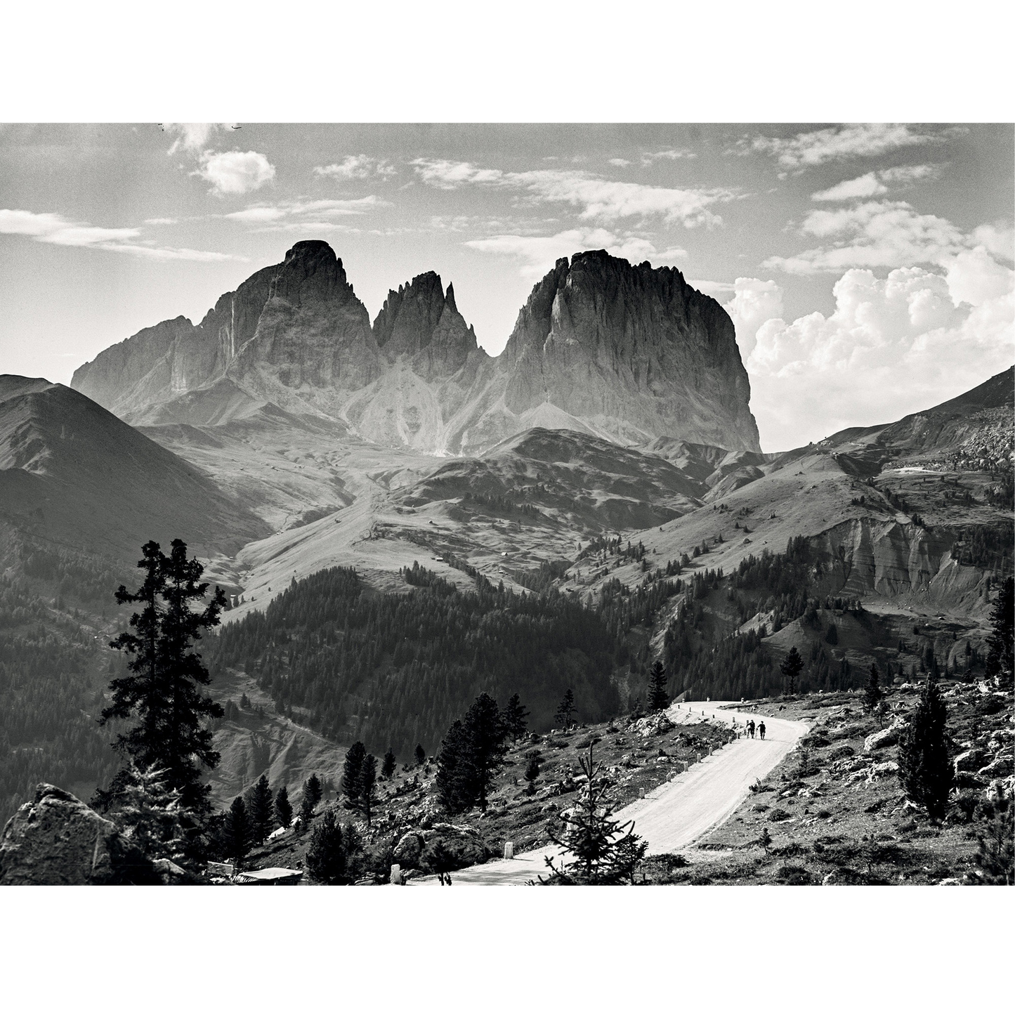 Pordoi Pass and Sassolungo (1920-1930)