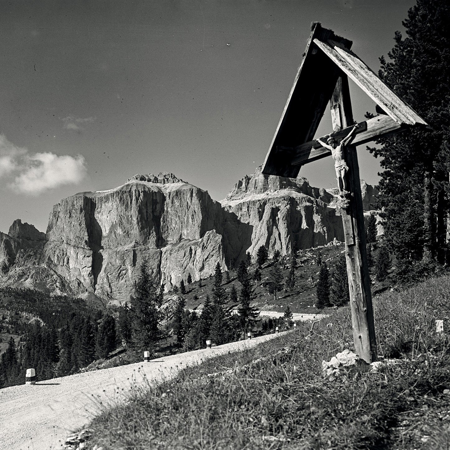 Sella Pass and Sella Tower (1920-1930)