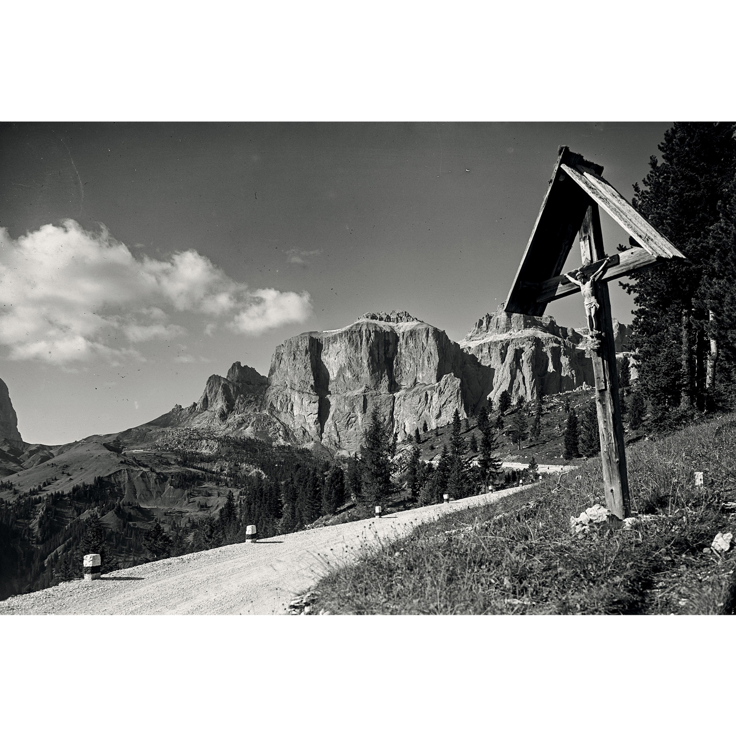 Sella Pass and Sella Tower (1920-1930)